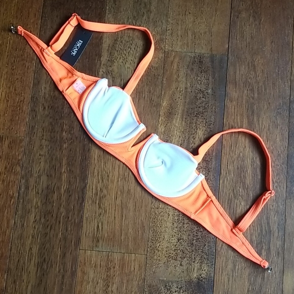 ESCAPE Swimwear | Bikini Top - Picture 4 of 8